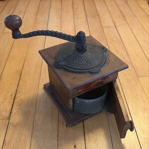 Waddel’s vintage coffee grinder model 1010